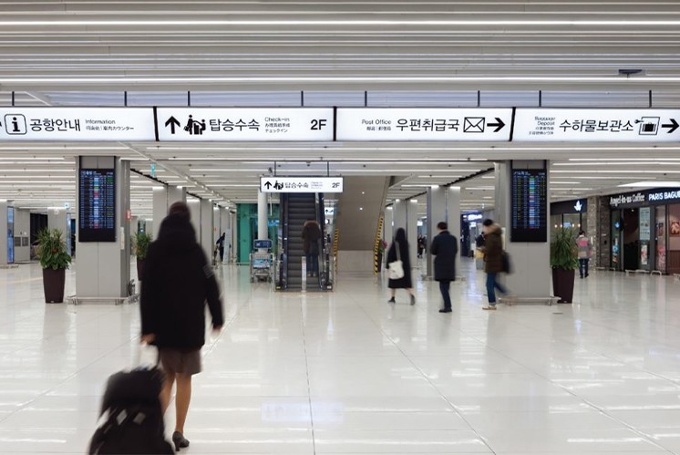 出行的人越來越多，標(biāo)識引導(dǎo)系統(tǒng)在機(jī)場的應(yīng)用要怎么做？